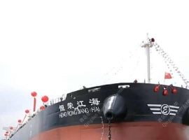 扬子船厂"恒荣江海"轮顺利完成气囊接水吉水