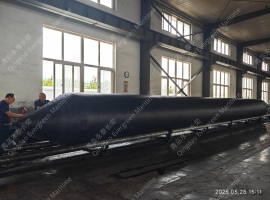 青岛永泰长荣1.5×18米锦纶九层船舶下水气囊(qn15180-9)车间生产图片