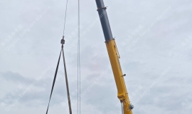 两个4.5×6.4米的横滨式大型充气橡胶护舷船舶靠球装40开顶(KQ4564)发往乌拉圭