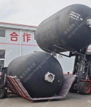 青岛永泰3.3×6.5米潜艇专用半潜充气橡胶护舷图纸及在潜艇中的应用