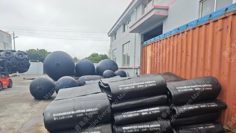 青岛永泰长荣1.5×12米锦纶六层的船舶上排下水气囊成品图片(QN15120)