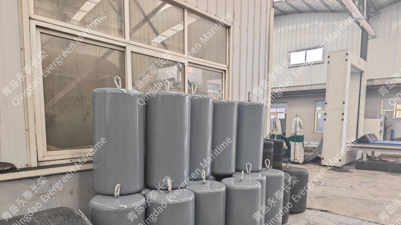 永泰长荣0.5×1米实心聚氨酯手提碰垫和充气橡胶护舷成品图片(KQ0510&FF0510)