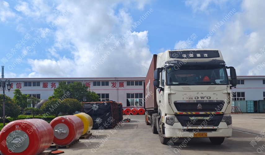 6个2×3.5米横滨式充气橡胶护舷靠球碰垫(kq2035)撒气框架包装40大柜发马来西亚