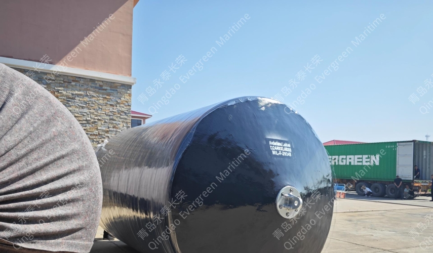 2.5×4米黑色Eva泡沫填充实心聚氨酯漂浮护舷靠球(FF24404880)